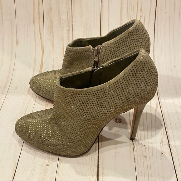 Saks‎ Fifth Avenue BLACK Leather Embellished Gray Heels Booties Size 8M - Picture 1 of 10